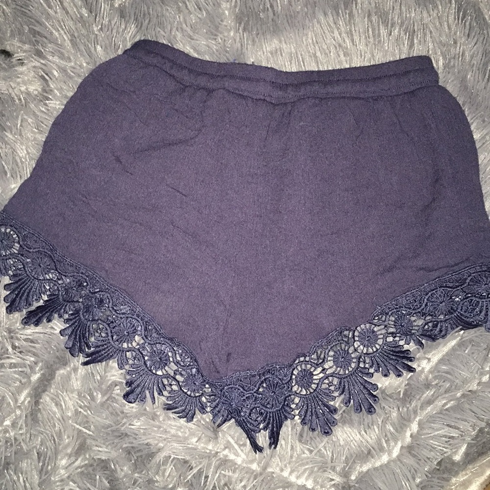 Shorts - Picture 3 of 3